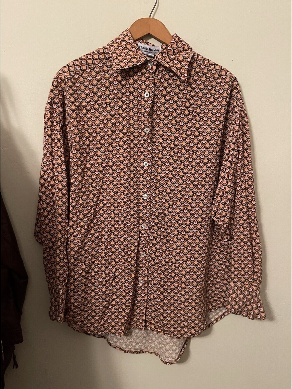 Charlie Holiday Long Sleeve Button Up Shirt Top Blouse Size 2 Scallop Collar
